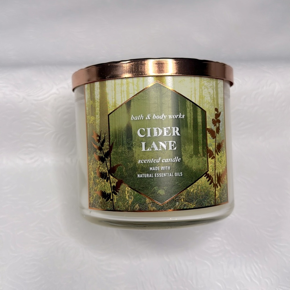 Bath & Body Works Cider Lane 3 Wick Candle 14.5oz